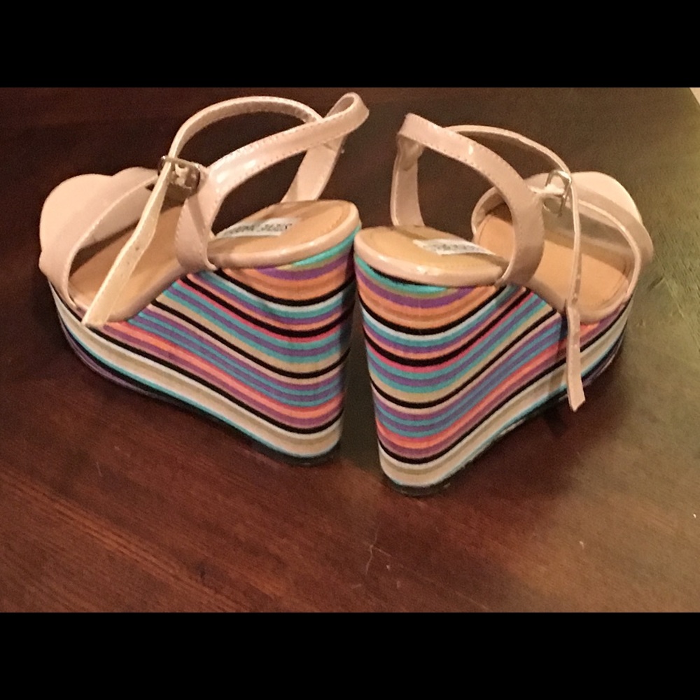 Size 8. Steve Madden multiple colored 5” platform